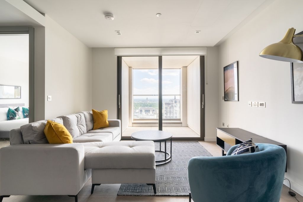 Property photo 2 of 17 Westmark Tower