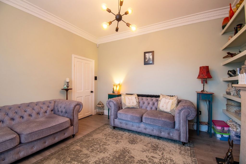 Property photo 3 of 25