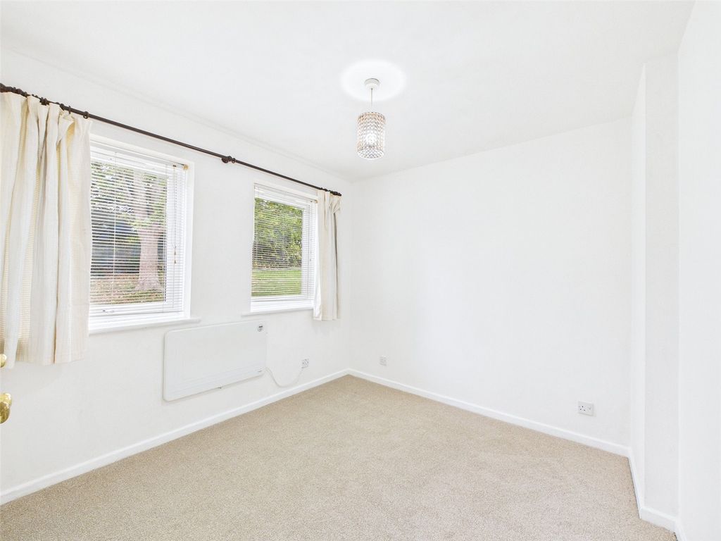 Property photo 2 of 15 Picture No. 13