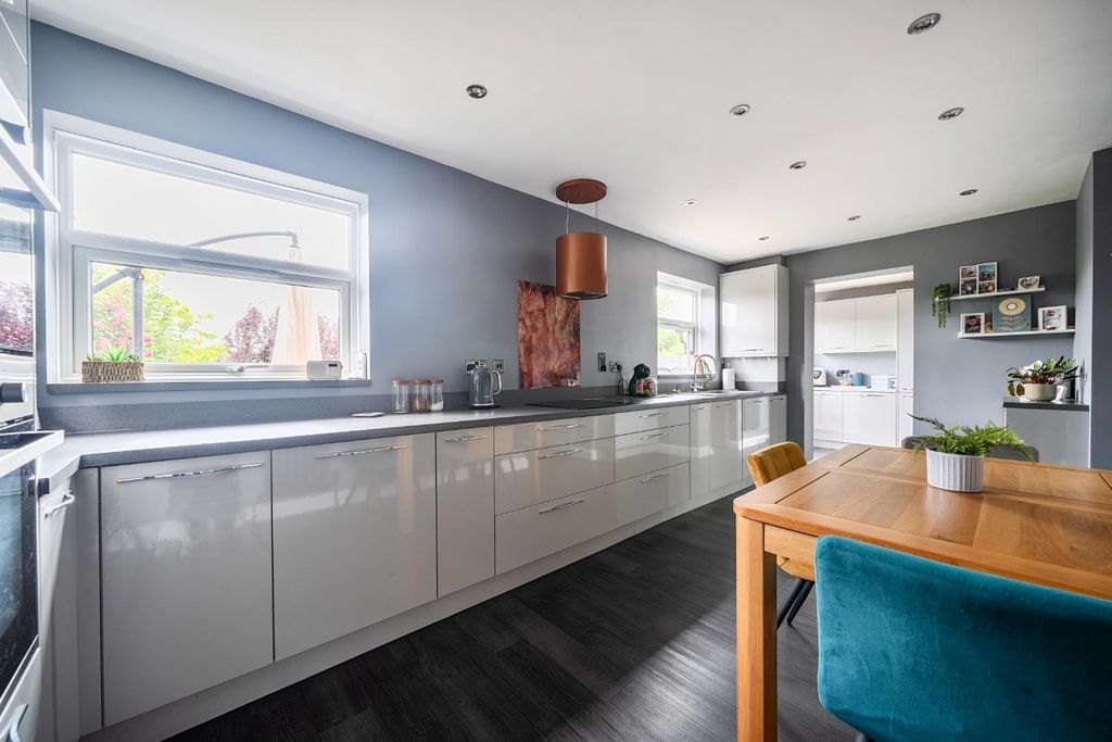 Property photo 3 of 21 1470627-15-6A22B43d3Cfde.Jpg