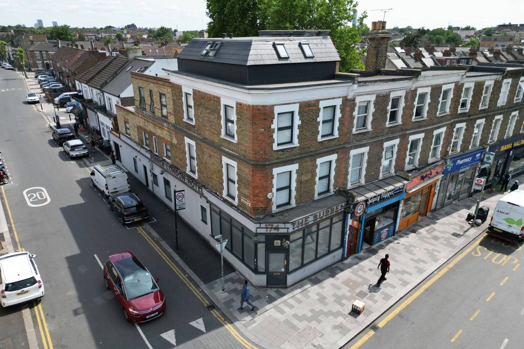 Property photo 2 of 21 The Burren London Hotel, 174 Church Road, London, Nw10 9Nh