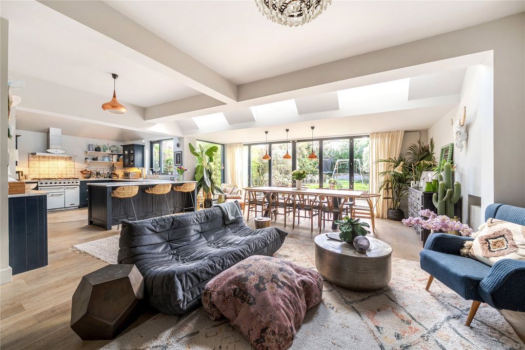 Property photo 1 of 30 Picture No. 14