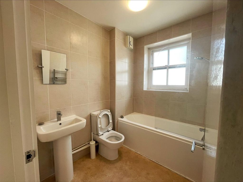 Property photo 3 of 5 Processed-75D9D9Fd-1Fac-4C64-A055-A83090B6Dfcf.Jpe