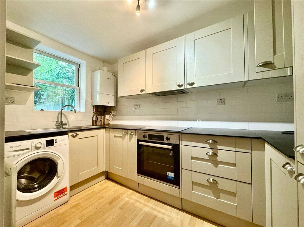 Property photo 2 of 6 Kitchen