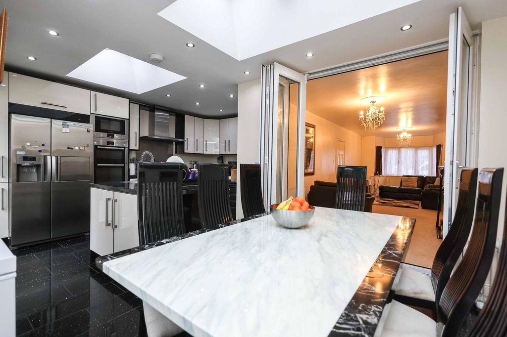 Property photo 2 of 21 Picture No. 19