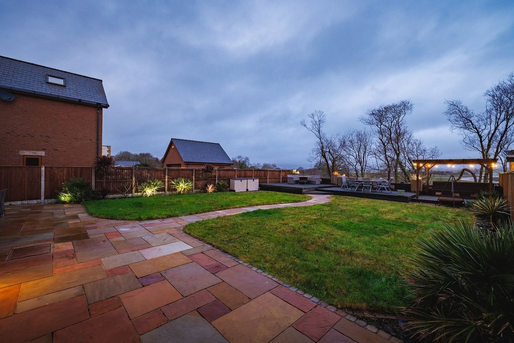 Additional image 6 of 6 bed detached house for saleAber Llwchwr, Llangennech SA14