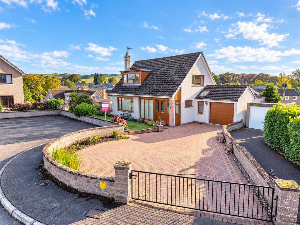 Property photo 2 of 27 6 Kilmaron Crescent Cupar-2.Jpg