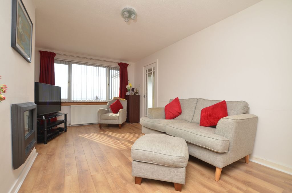 Property photo 2 of 33