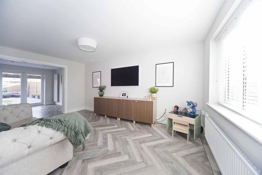 Property photo 2 of 24