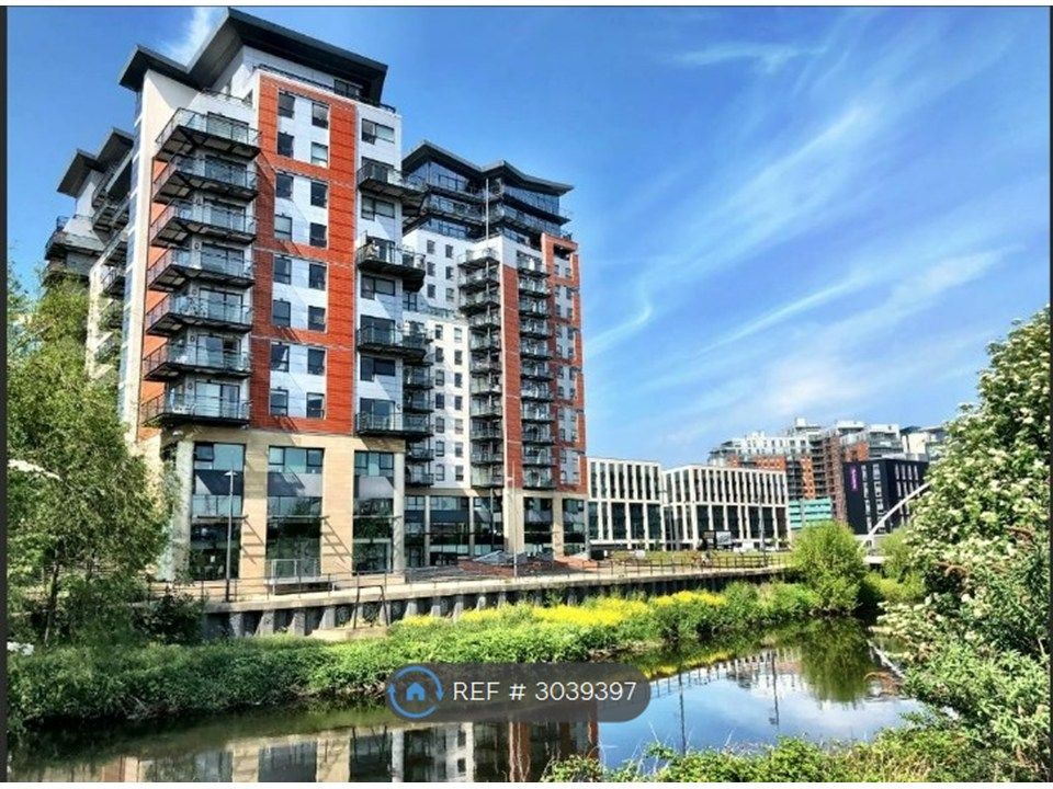 Property photo 2 of 22 Building Canal Side Walk