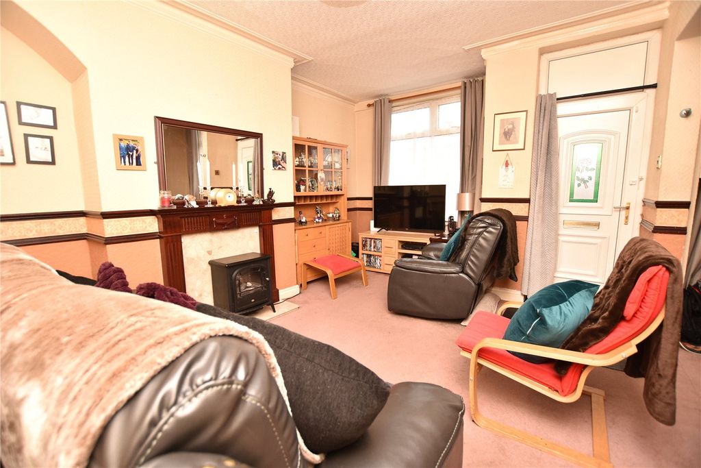 Property photo 2 of 15 Picture No. 04