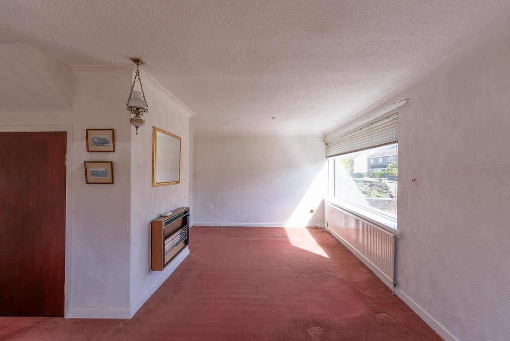 Property photo 3 of 31 Gallery