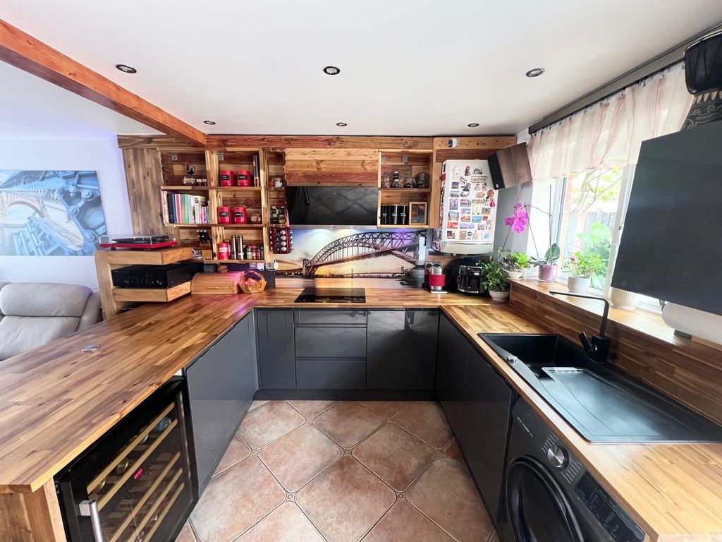 Property photo 2 of 13