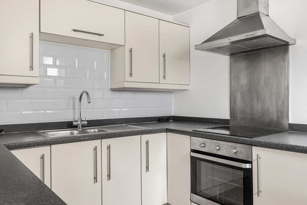 Property photo 3 of 11 5_71231