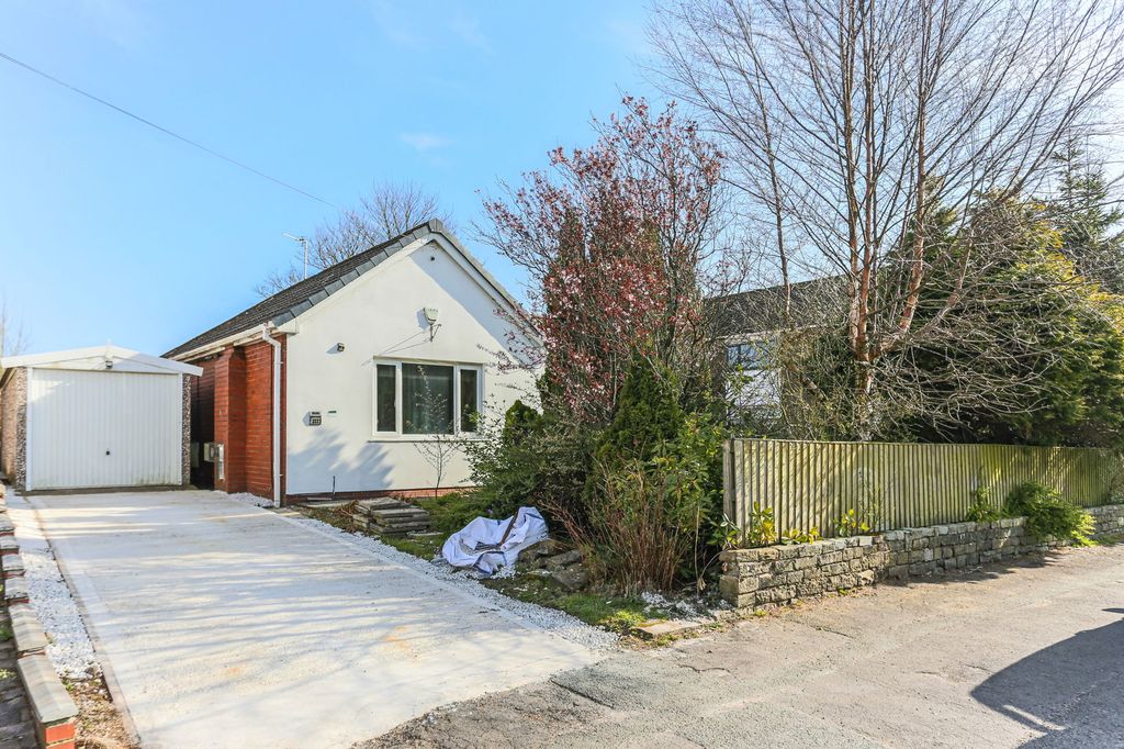 Property photo 2 of 28