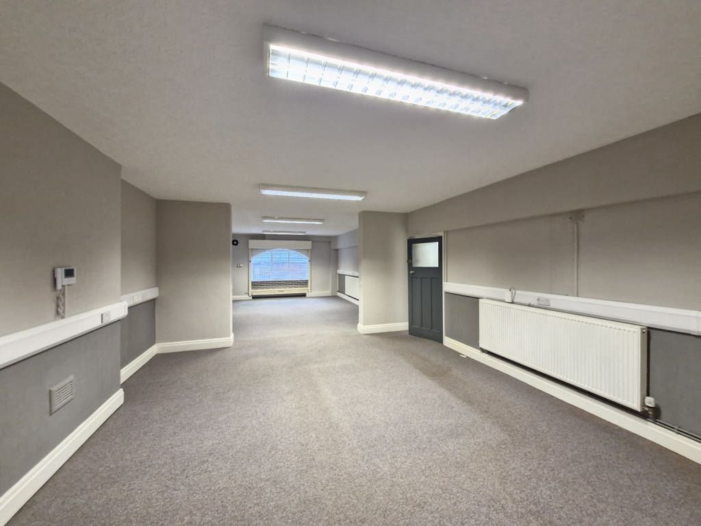 Property photo 3 of 6 Photo 8