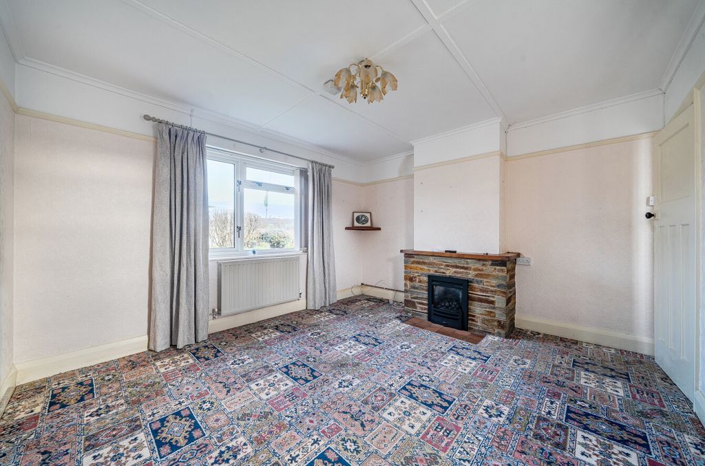 Property photo 2 of 12 Sitting Room