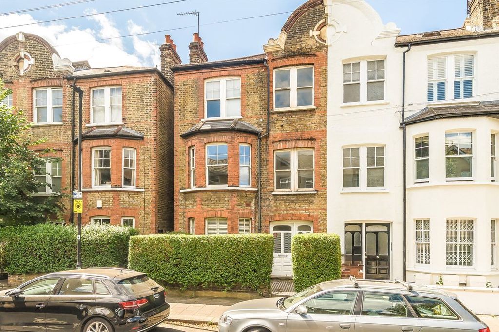 Property photo 1 of 7