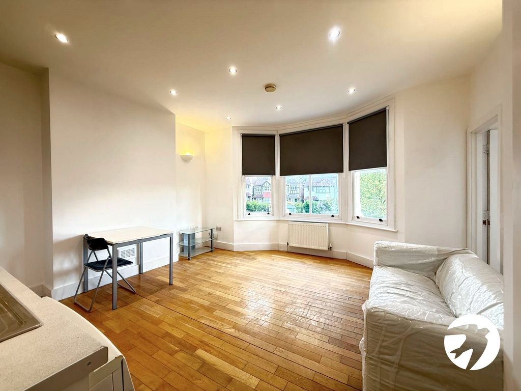 Property photo 3 of 11 Picture 3