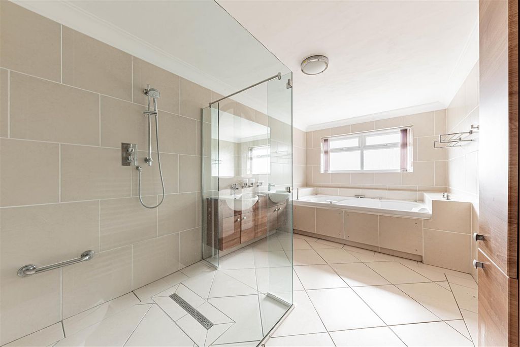 Additional image 9 of 5 bed detached bungalow for saleTothill Street, Minster, Ramsgate CT12