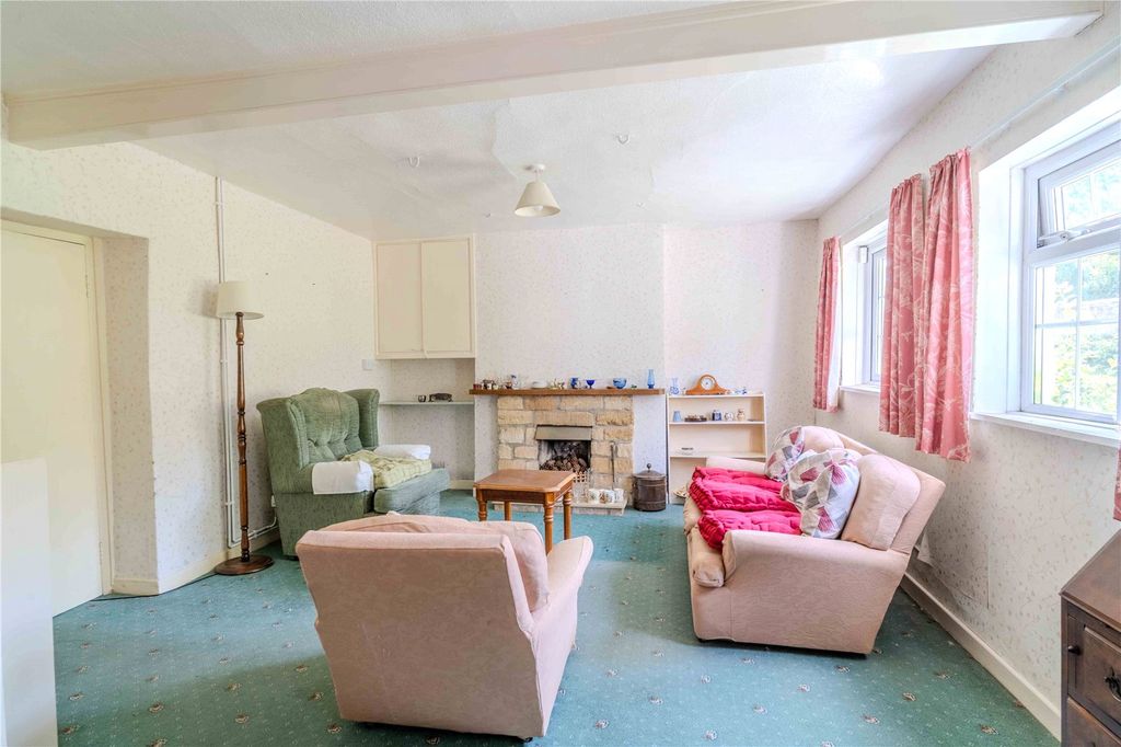 Property photo 3 of 13 Sitting Room
