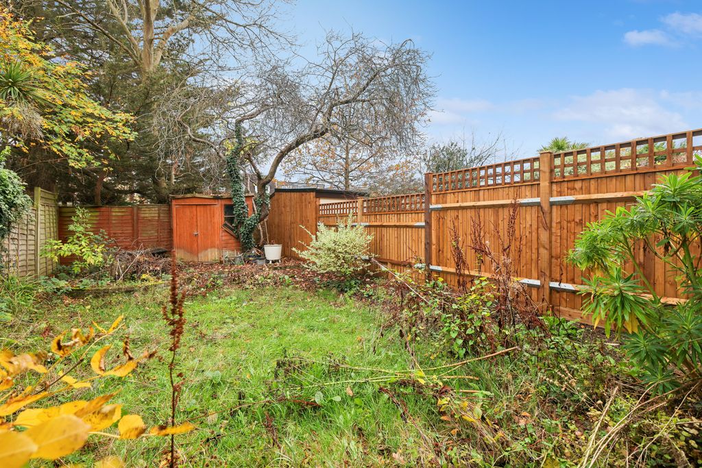 Property photo 3 of 10 Garden