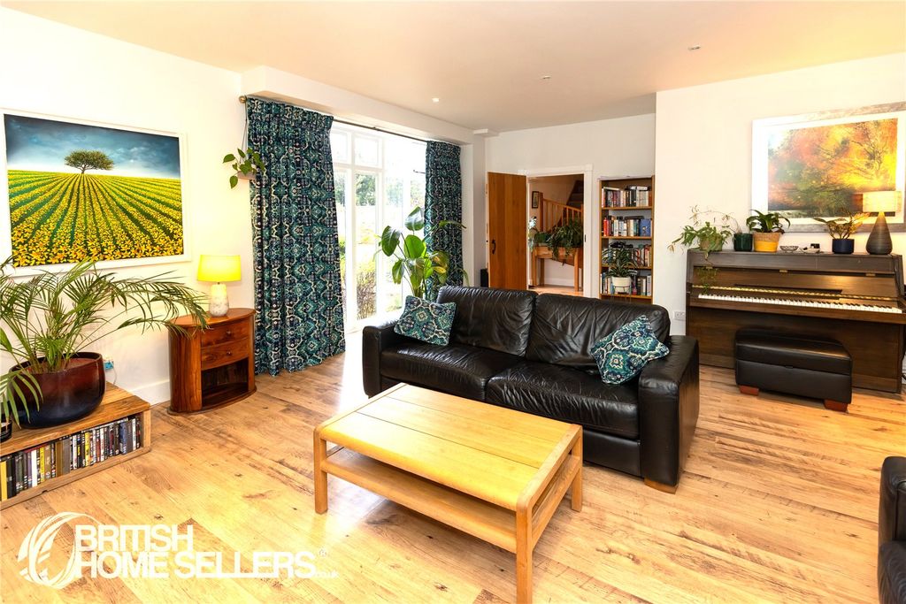 Property photo 2 of 23 Picture No. 29