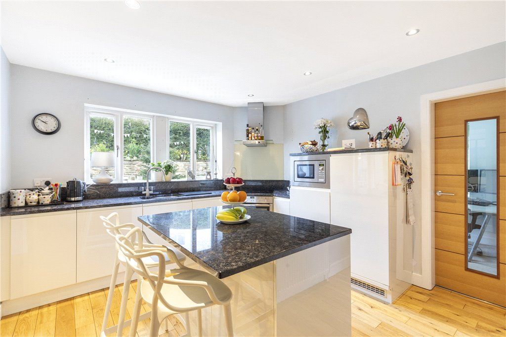 Property photo 3 of 20 Kitchen