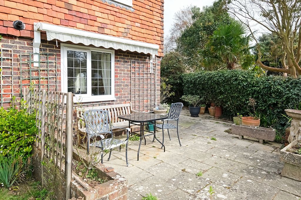 Property photo 3 of 11