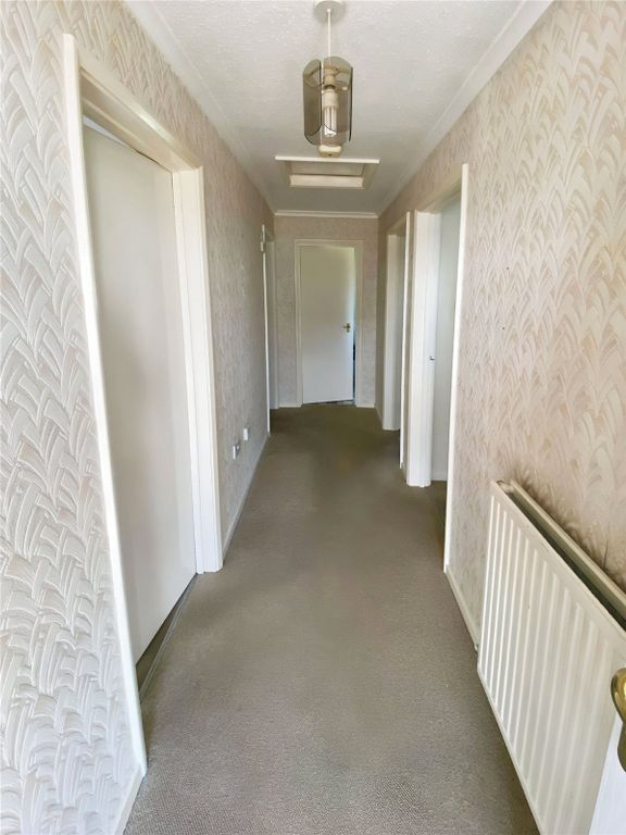 Property photo 2 of 14 Entrance Hallway