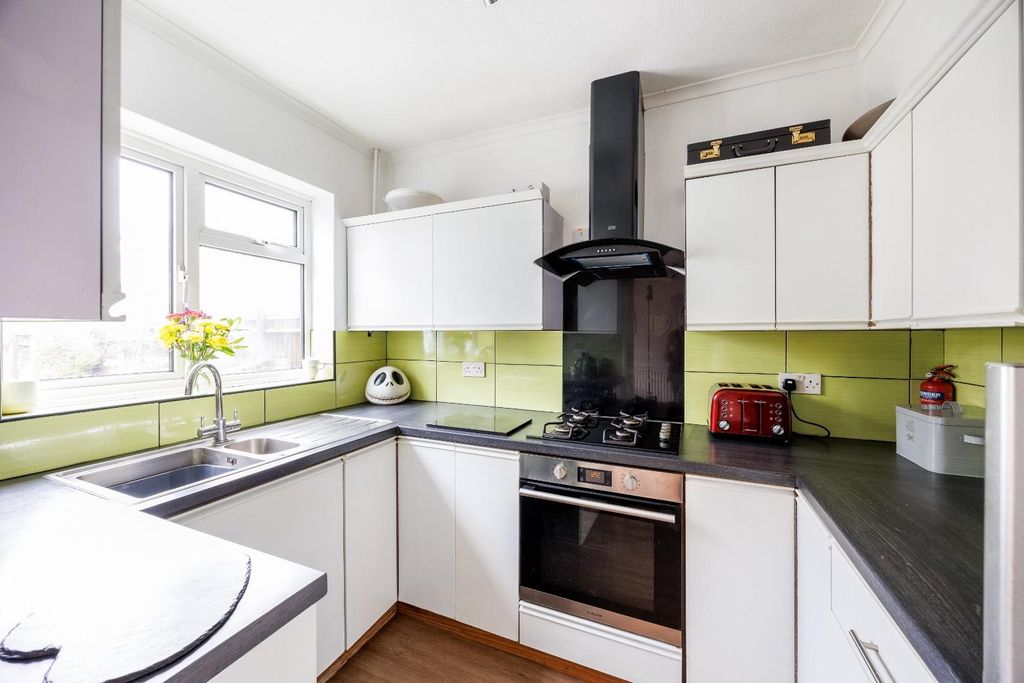 Property photo 3 of 15 Kitchen