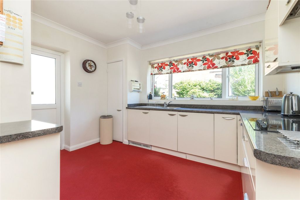Property photo 3 of 22 Picture No. 11