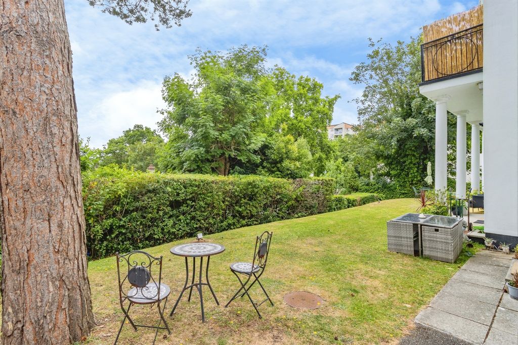 Property photo 3 of 17