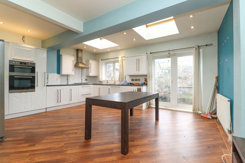 Property photo 2 of 8 Picture 2