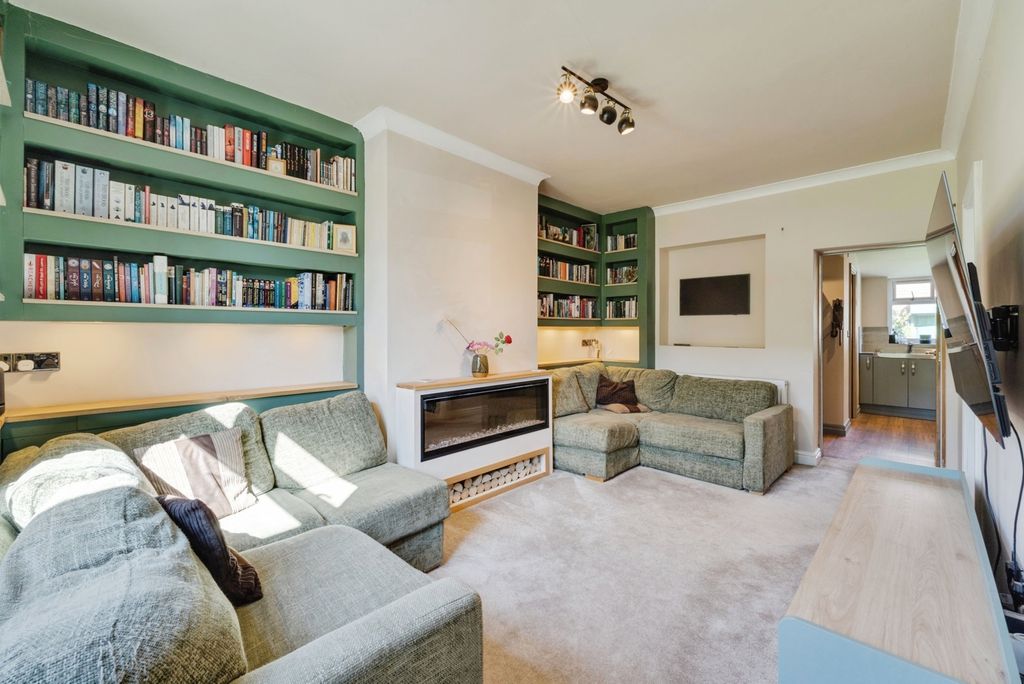 Property photo 2 of 27 Pbox-Img.Jpg