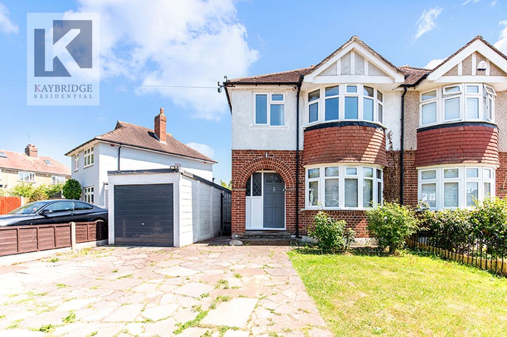 Property photo 1 of 11