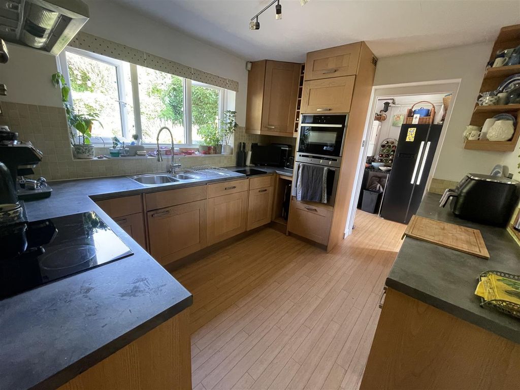 Property photo 3 of 21