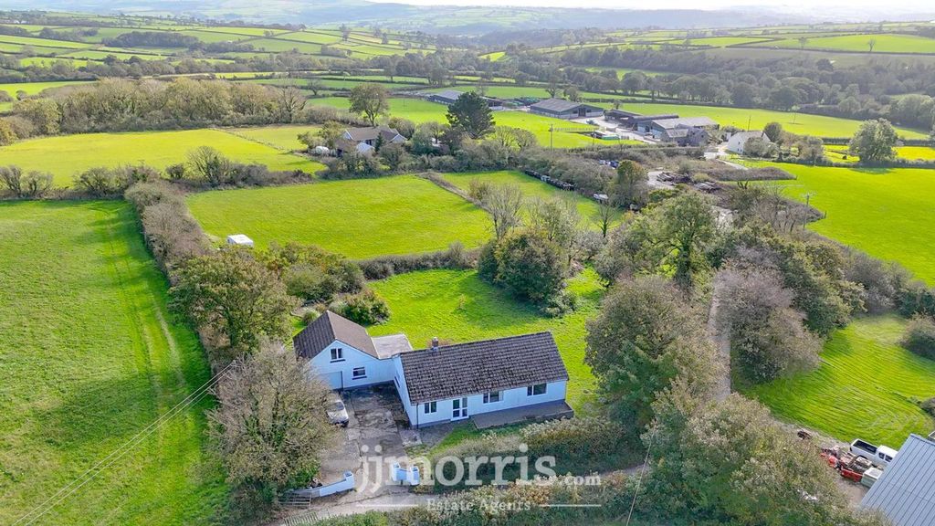 Property photo 1 of 49 106677F0-1879-4De9-B431-D06Ebf51Dfea.Jpeg