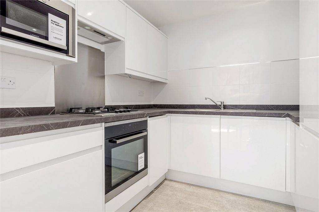 Property photo 2 of 10 Kitchen