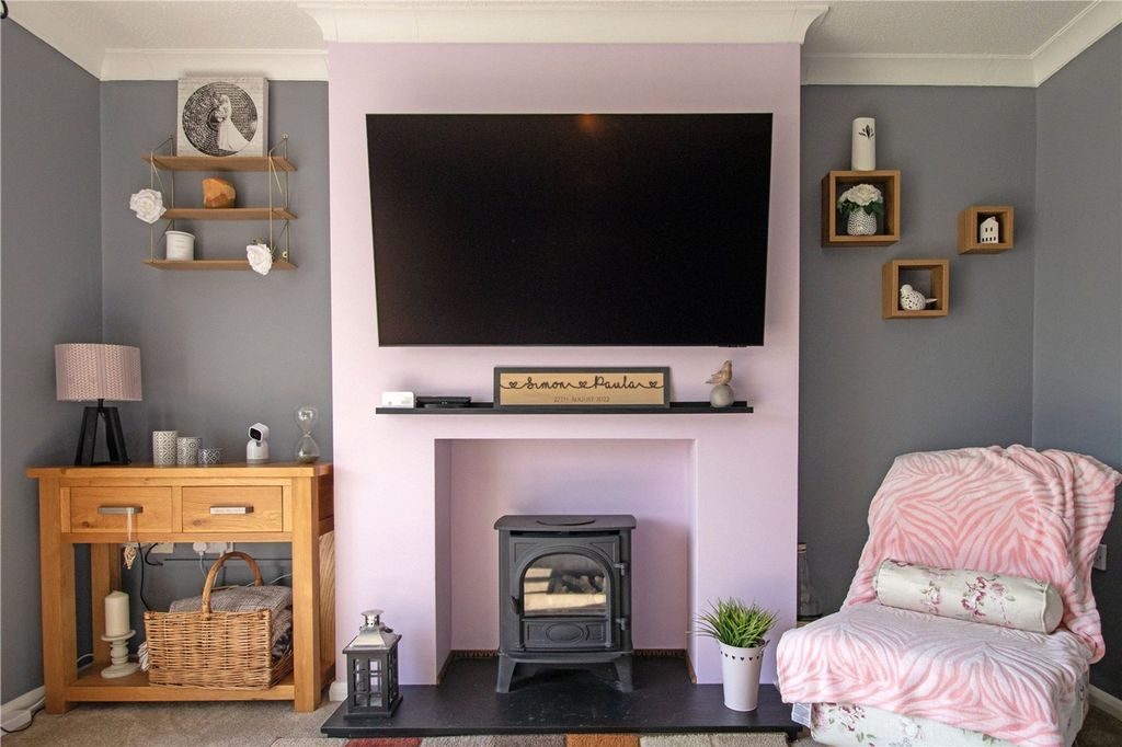 Property photo 3 of 27