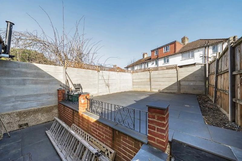 Property photo 1 of 10 Photo 7