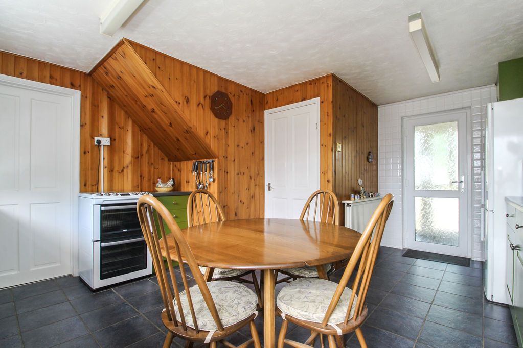 Property photo 3 of 16 Kitchen/Diner