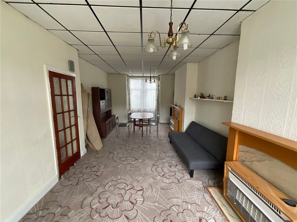 Property photo 1 of 10 Lounge