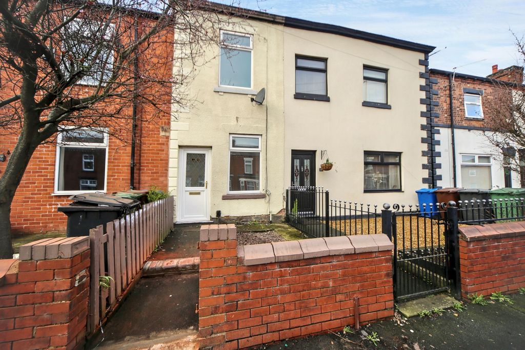 Property photo 1 of 12