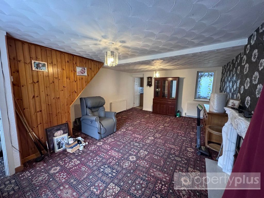 Property photo 3 of 13 Picture No. 12