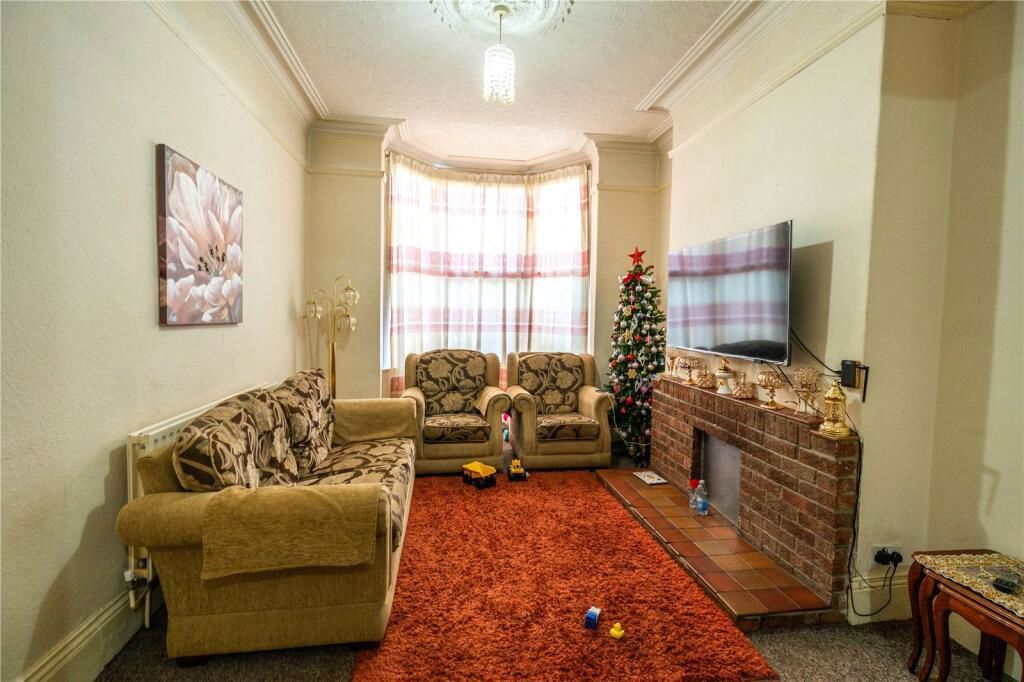 Property photo 3 of 17