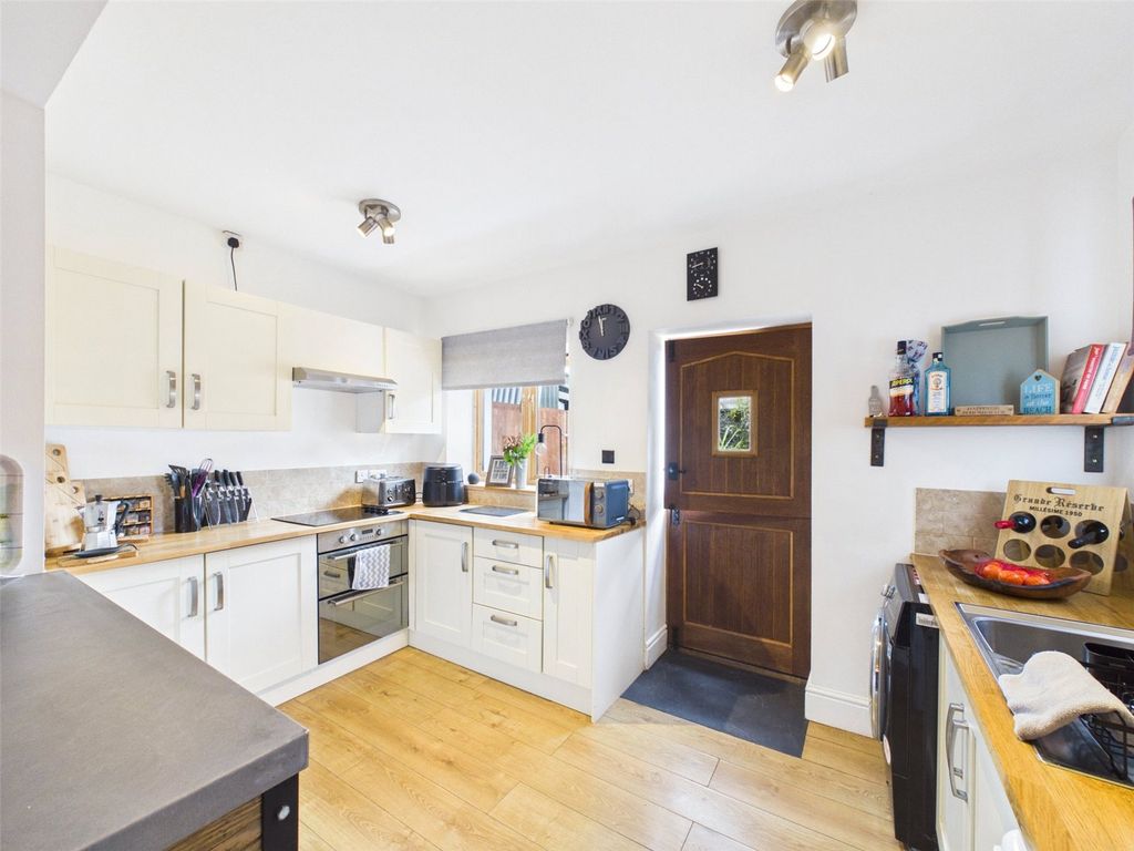 Property photo 2 of 29 Picture No. 25