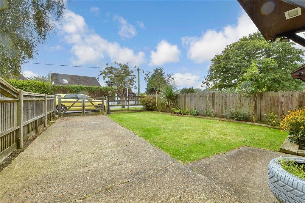 Property photo 1 of 14 Driveway/Parking