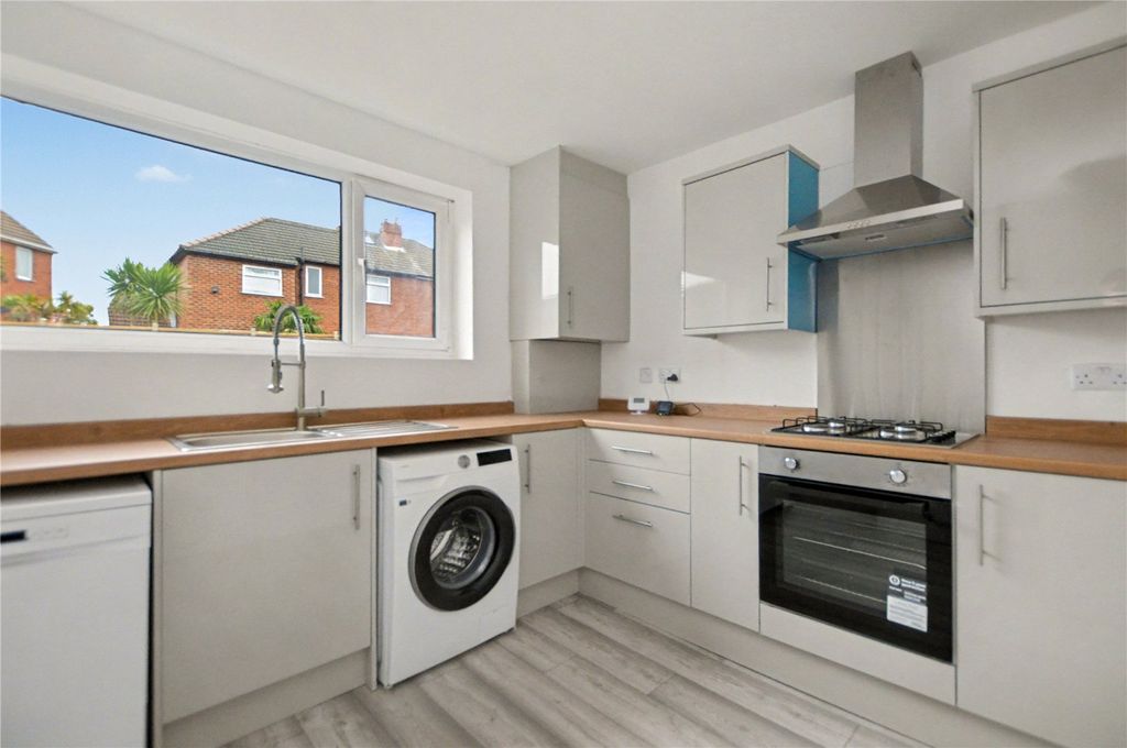 Property photo 2 of 17 Picture No. 10