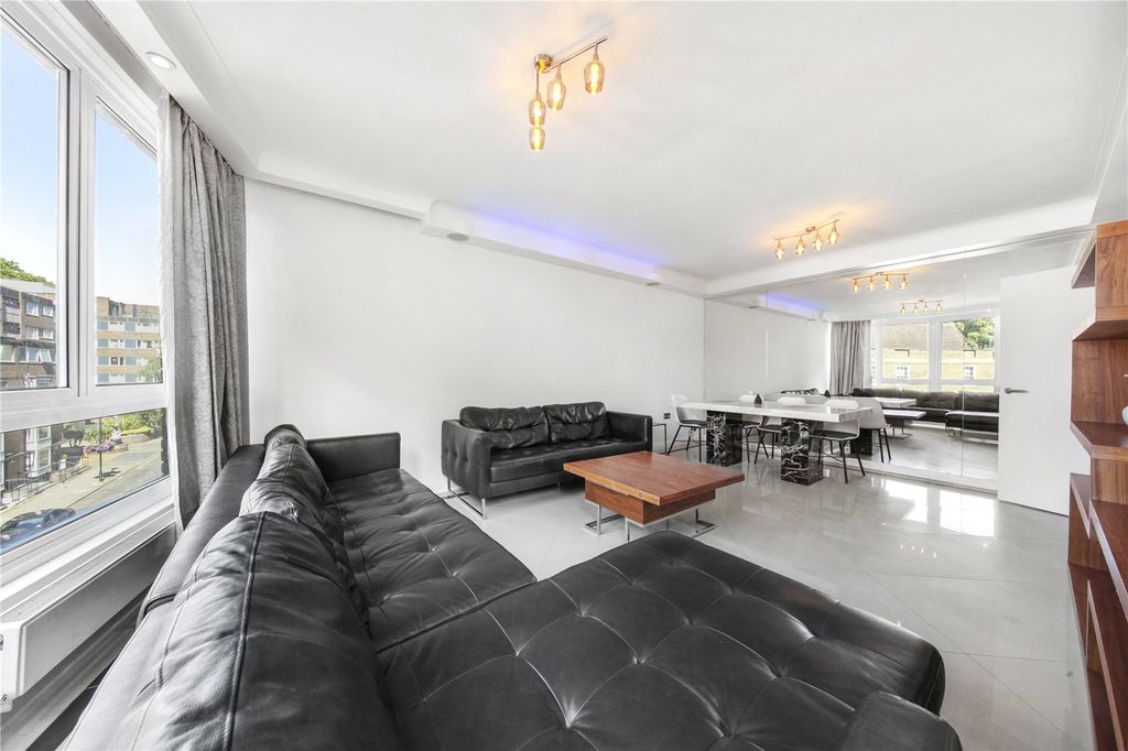 Property photo 3 of 11 Picture No. 12